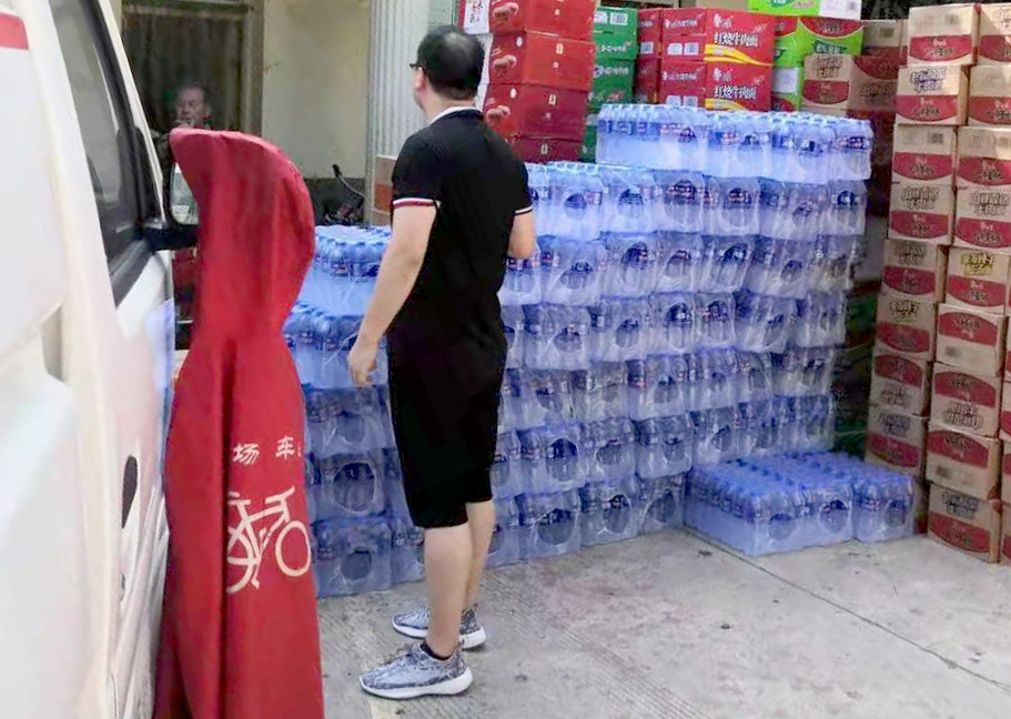 河南抗洪救災(zāi)中的“工大科雅”力量(圖6) 河南抗洪救災(zāi)中的“工大科雅”力量(圖6)